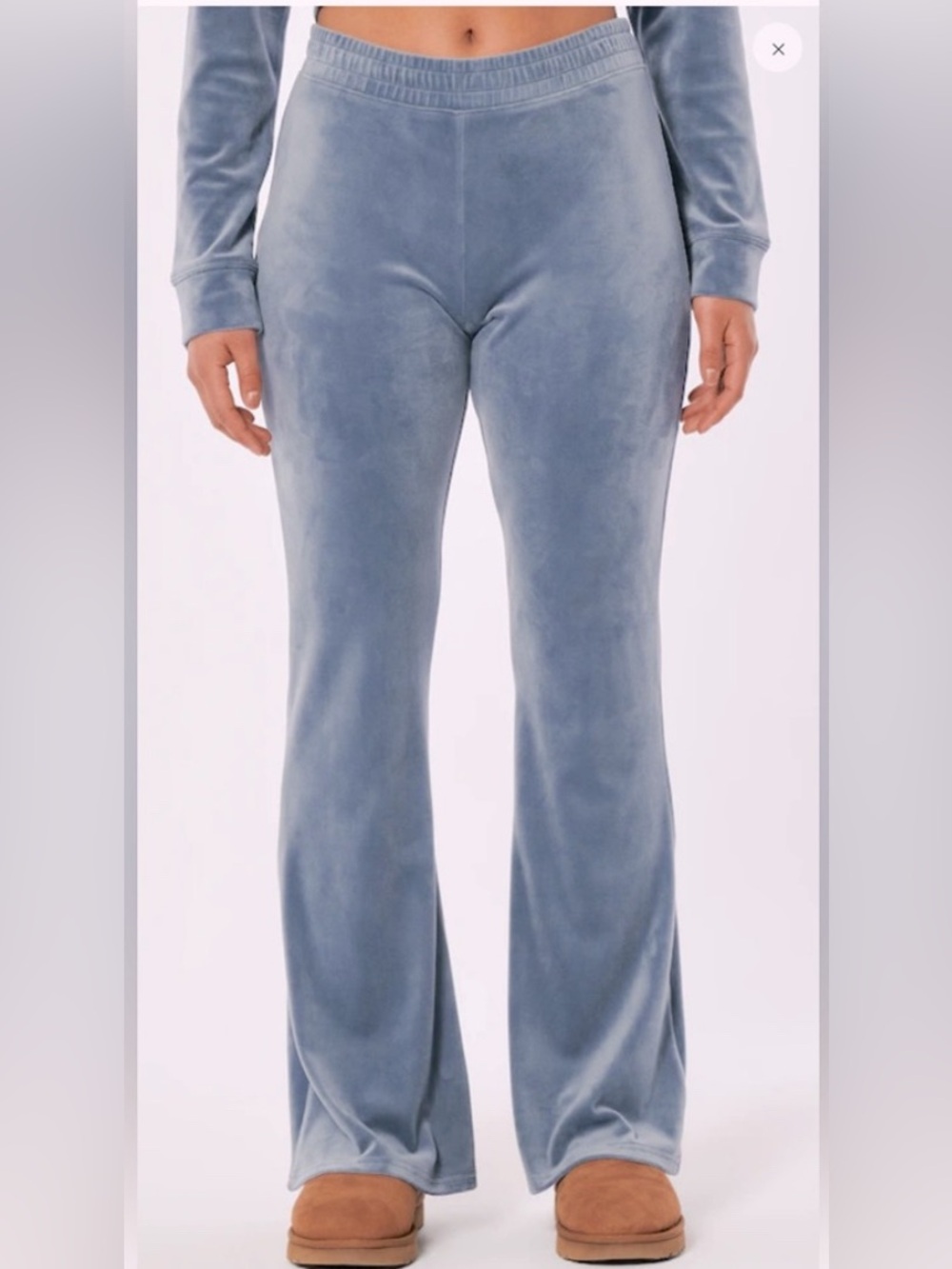 HOLLISTER ULTRA HIGH-RISE VELOUR FLARE PANTS Medium